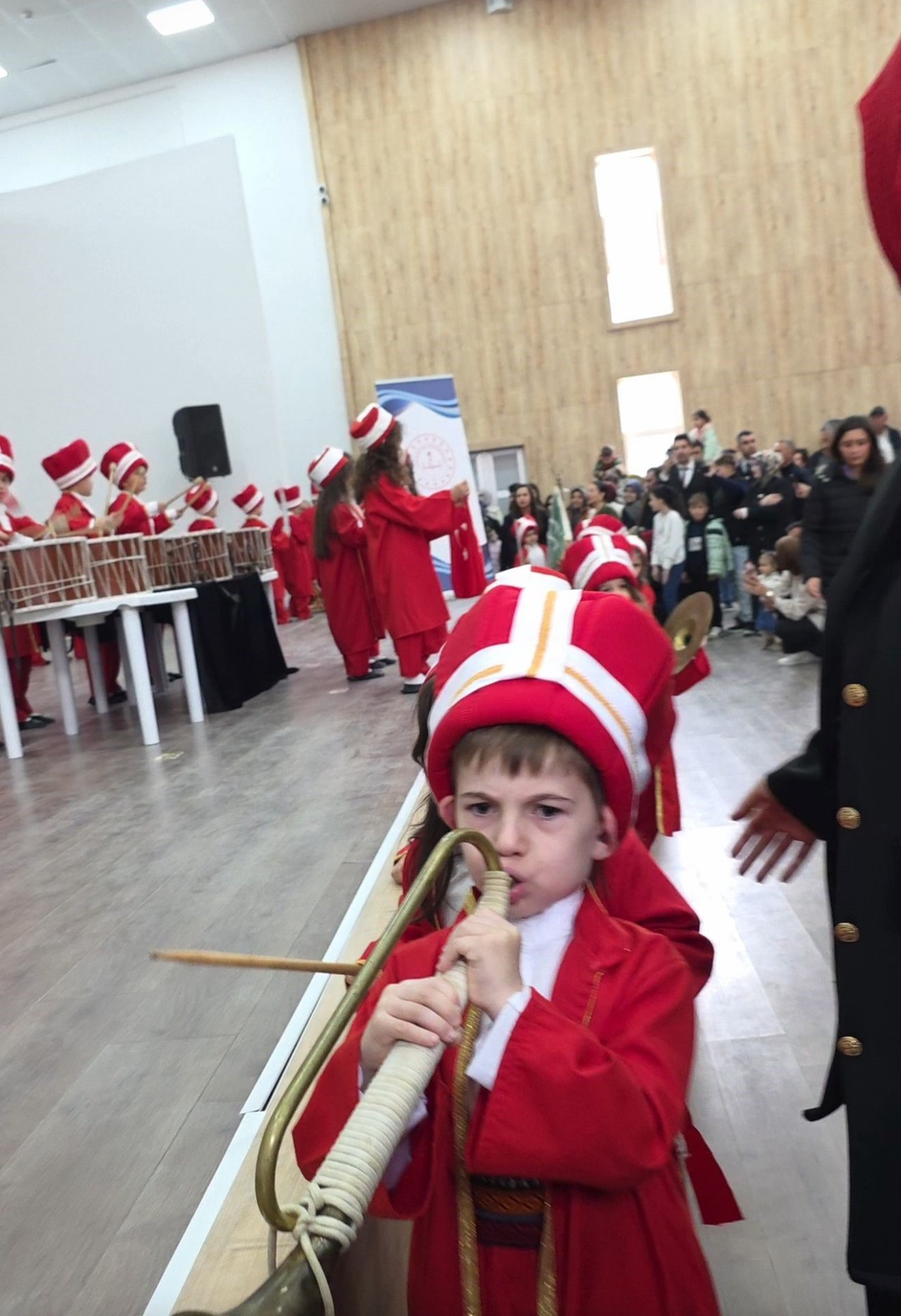 Bolvadin’de Minik Ellerden Dev Gösteri