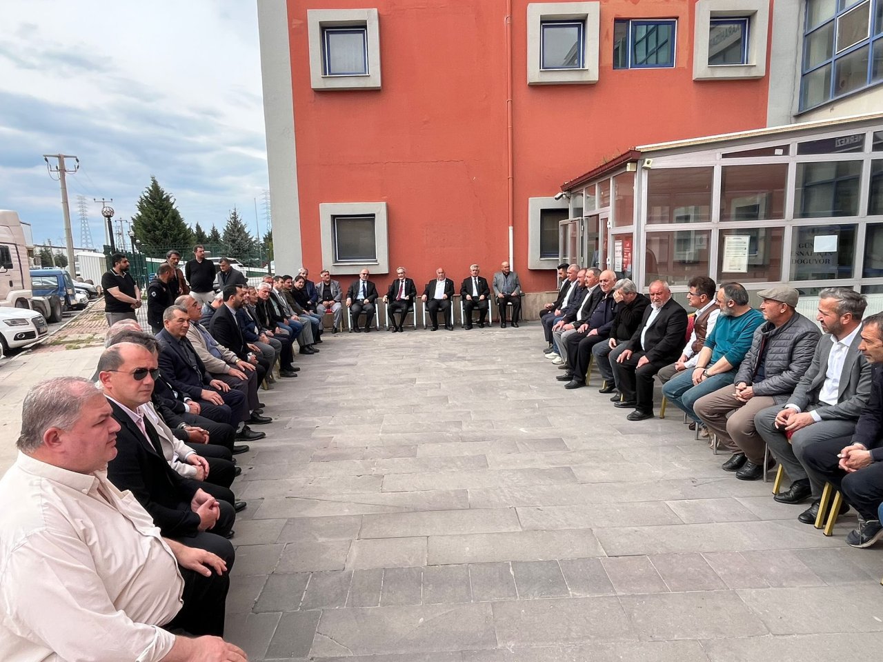 ESOB BAŞKANI CENGİZ ÜSTÜN MAZBATASINI ALARAK GÖREVE BAŞLADI