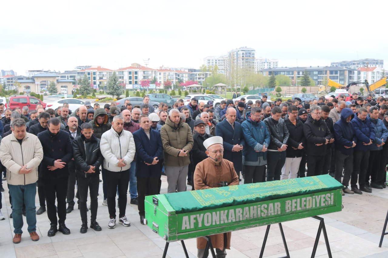 Tahir Yeter Son Yolculuğuna Gözyaşlarıyla Uğurlandı
