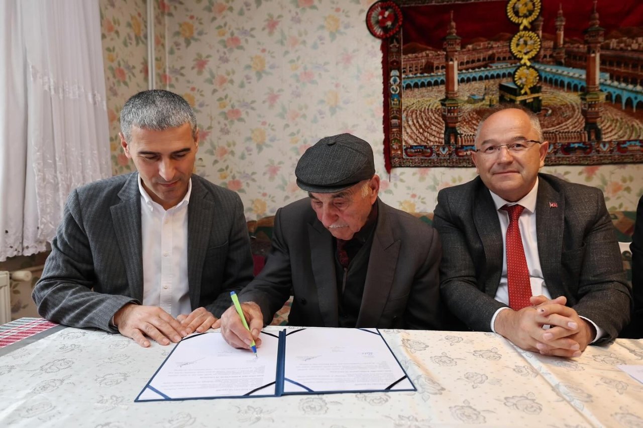 Vali Aktaş Ve Hayırsever Ulu Arasında Protokol İmzalandı