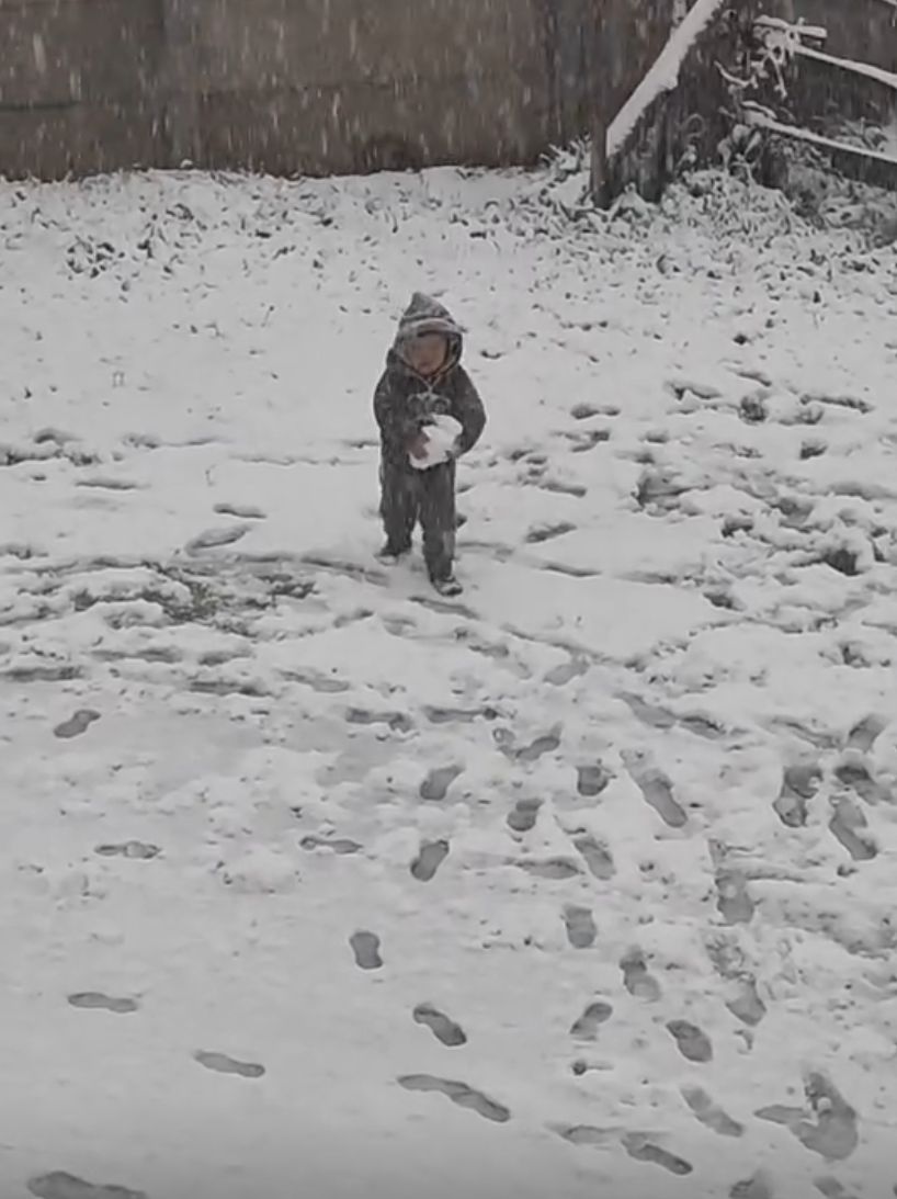 Kar Hayatı Durdurdu: Sinanpaşa’da Kar Kalınlığı Yarım Metre!
