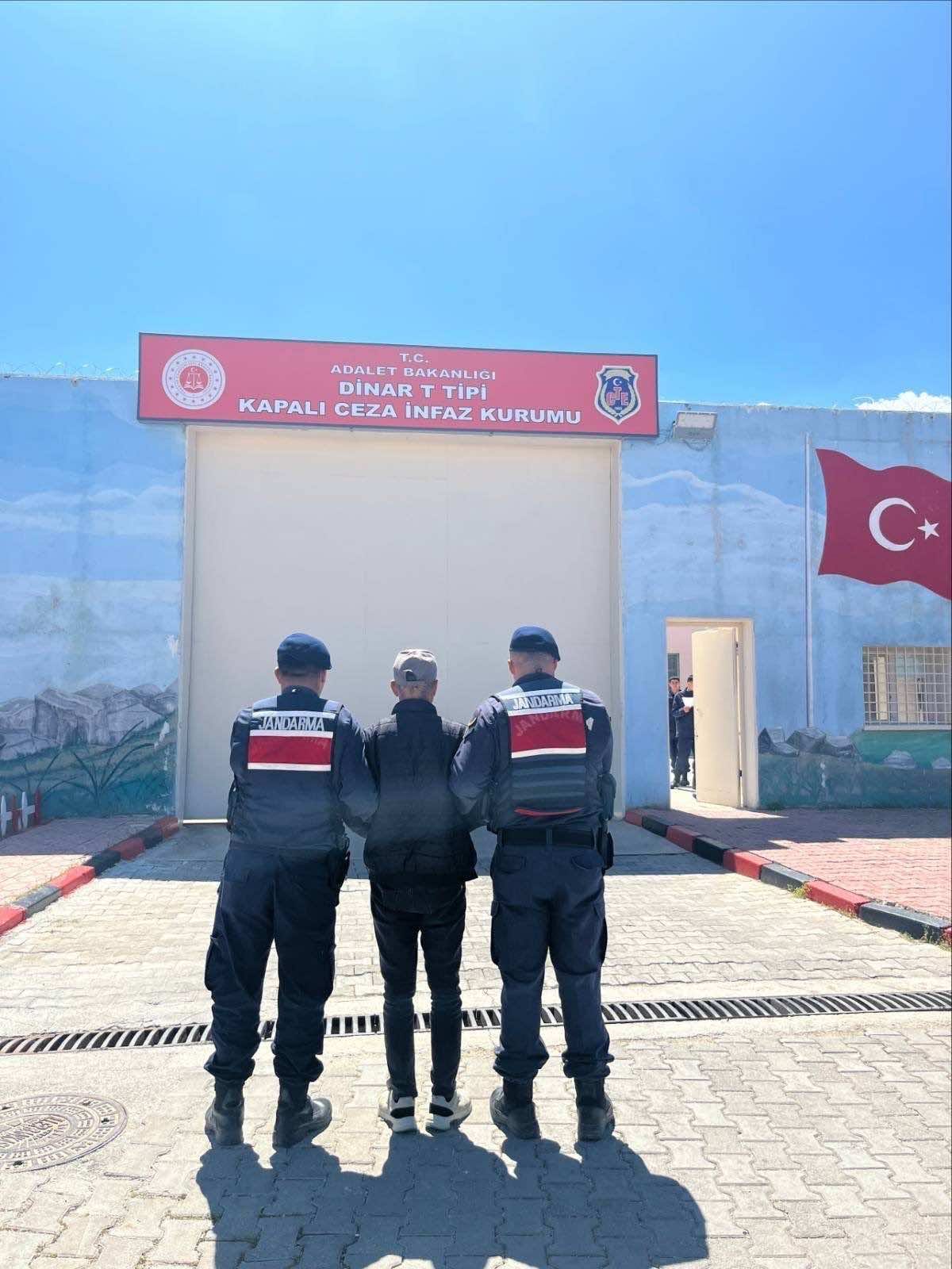 Afyonkarahisar'da Jandarmadan Kaçamadılar: Aranan 45 Şahıs Yakalandı