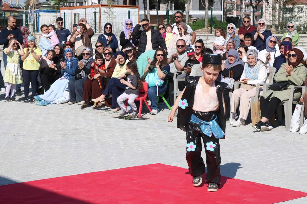 Miniklerden Büyük Mesaj: Zeynur Çetinkaya Kızılay Anaokulu Geri Dönüşüm Sergisi Tam Not Aldı