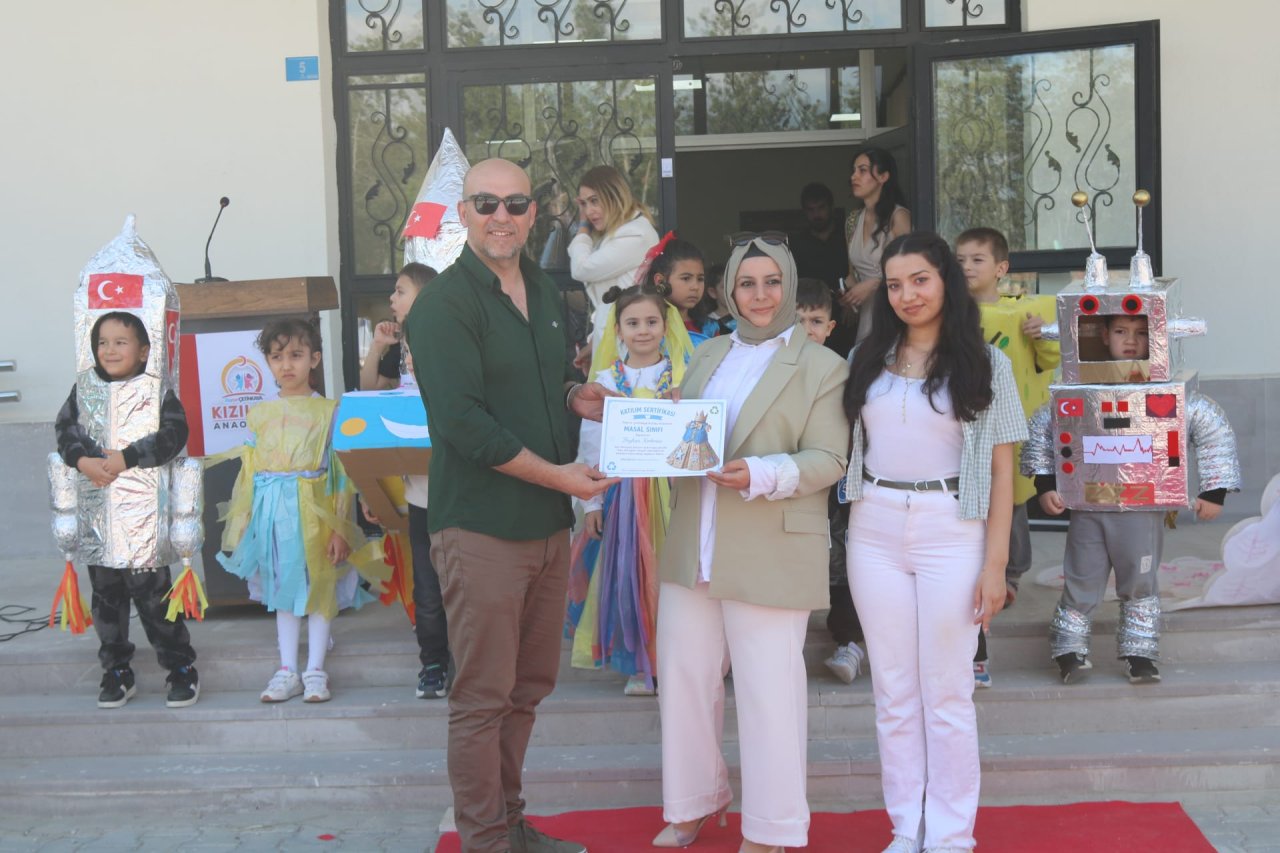 Miniklerden Büyük Mesaj: Zeynur Çetinkaya Kızılay Anaokulu Geri Dönüşüm Sergisi Tam Not Aldı