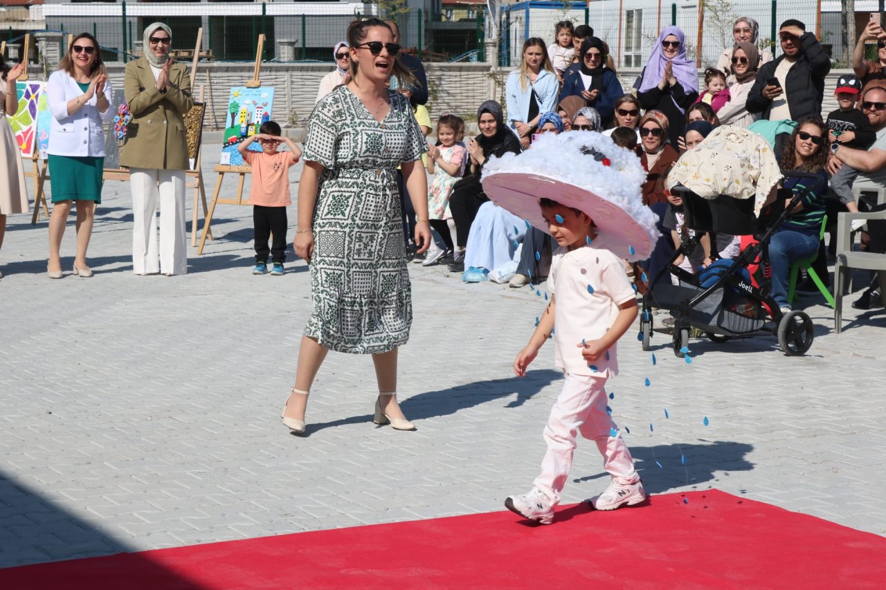 Miniklerden Büyük Mesaj: Zeynur Çetinkaya Kızılay Anaokulu Geri Dönüşüm Sergisi Tam Not Aldı