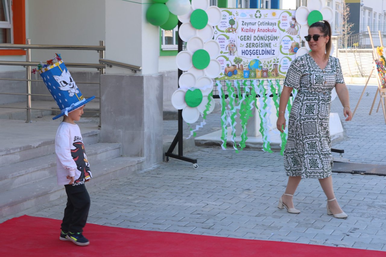 Miniklerden Büyük Mesaj: Zeynur Çetinkaya Kızılay Anaokulu Geri Dönüşüm Sergisi Tam Not Aldı