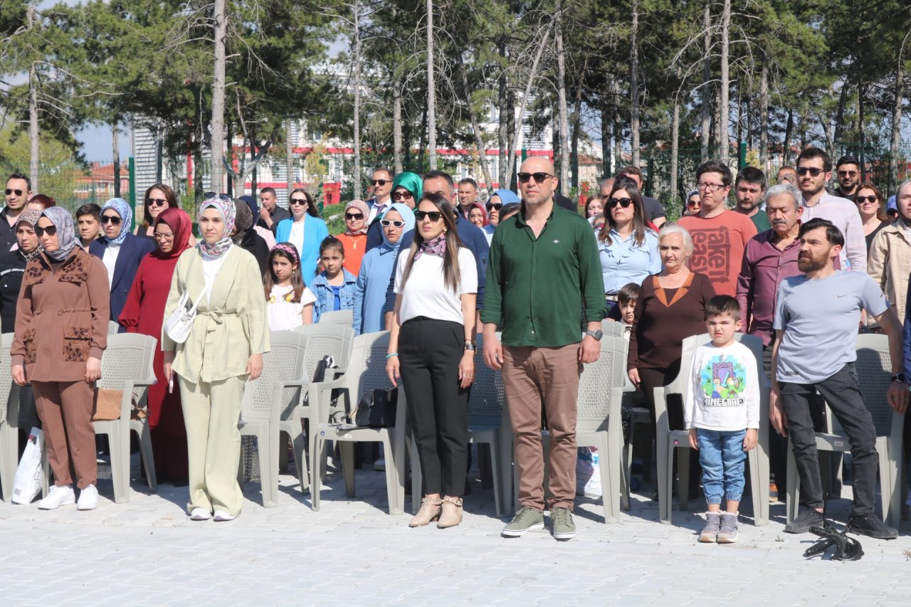 Miniklerden Büyük Mesaj: Zeynur Çetinkaya Kızılay Anaokulu Geri Dönüşüm Sergisi Tam Not Aldı