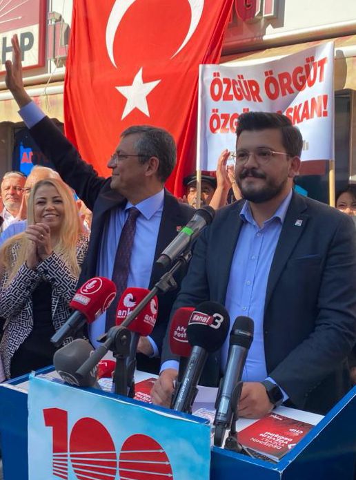 Caner Peynirci’den Burcu Köksal’a "Truva Atı" Göndermesi