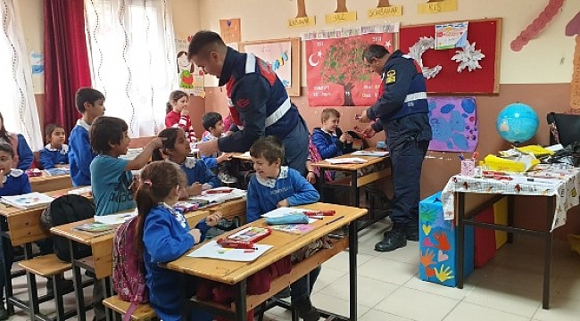 Jandarma öğrencilere Trafik semineri verdi