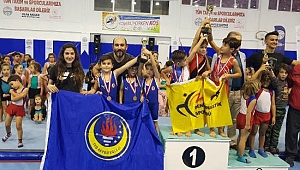 Miniklerden büyük başarı