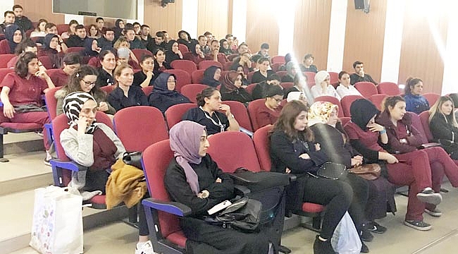 AFSÜ hemşireleri bilgilerini tazeledi