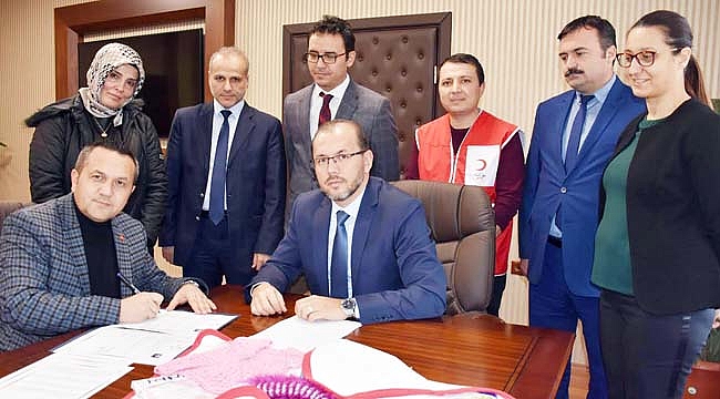AFSÜ ve Kızılay Sevgi Bohçası işbirliği protokolü imzalandı