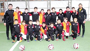 AFYON GALATASARAY FUTBOL OKULU HIZ KESMİYOR
