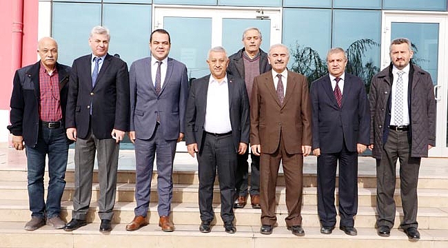 BAŞKAN ZEYBEK TEKNİK KOLEJİ ZİYARET ETTİ