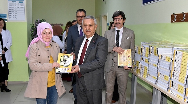 Belediye üniversiteyi destekleme kursu açtı