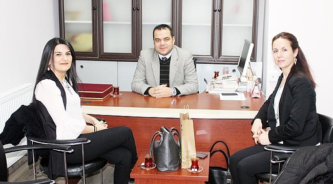 DOĞA KOLEJİNDEN ÖNDER ARTUK’A PLAKET