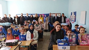 Hayallerindeki oyuncaklara kavuştular
