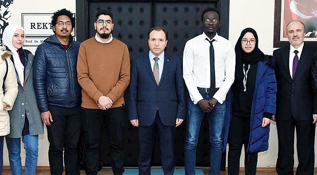 “KARAKAŞ” AFRİKA KÖKENLİ ÖĞRENCİLERİ KABUL ETTİ