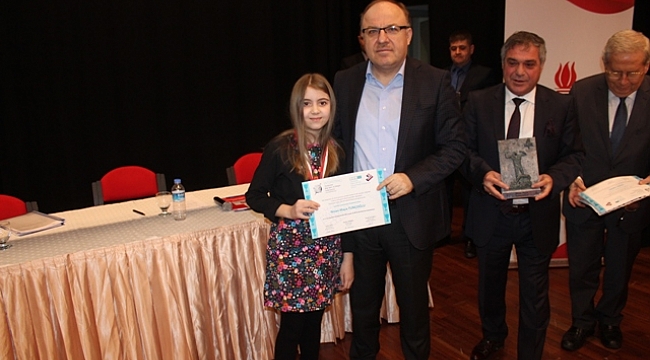 Klavye şampiyonları Madalyalarını aldı
