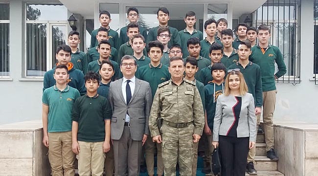 ÖĞRENCİLER KOMUTAN ALP’İ ZİYARET ETTİLER