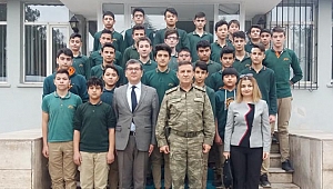 ÖĞRENCİLER KOMUTAN ALP’İ ZİYARET ETTİLER