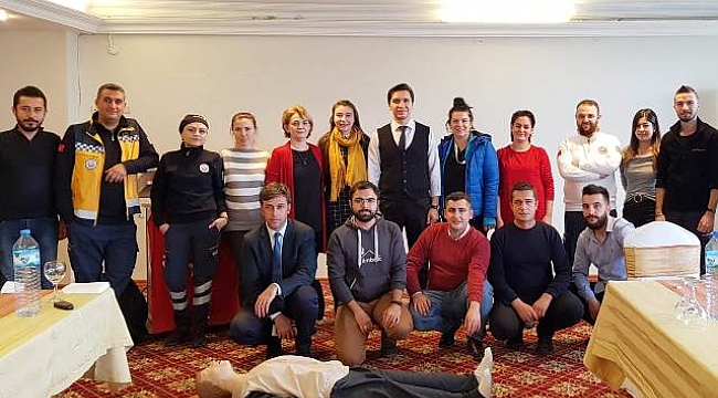 Şok Cihazı Eğitmenliği Eğitimi verildi