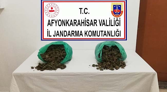Şüphe üzerine arama yapılan araçtan 3 kilo esrar çıktı