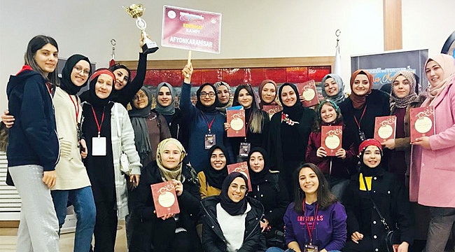 AFYONLU ÖĞRENCİLER BİLGİ YARIŞMASINI KAZANDI