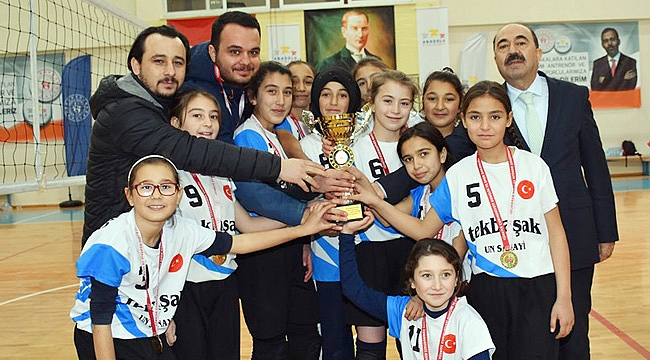BU KEZ KUPAYI KALDIRDI