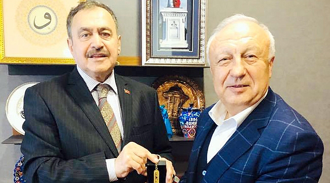 DEVE'NİN ANAHTARI VEYSEL EROĞLU'NA VERİLDİ