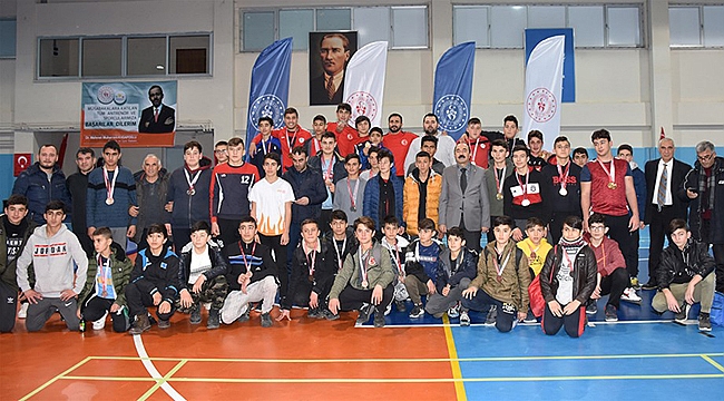 GÜREŞTE İL BİRİNCİLERİ BELLİ OLDU