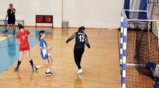 HENTBOL ŞAMPİYONASI BAŞLADI