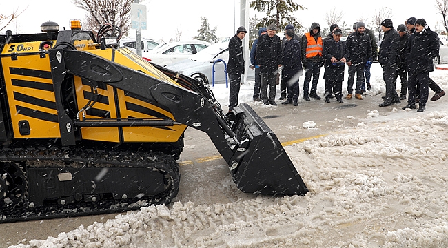 İNSANSIZ ARAÇLA KAR KÜREME YAPILDI