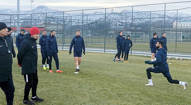 JETLER ÜÇTE ÜÇ İSTİYOR