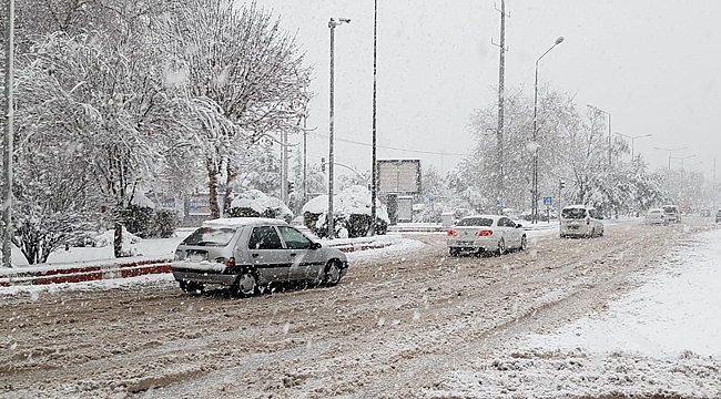 KAR YAĞIŞI YERİNİ DONA BIRAKACAK