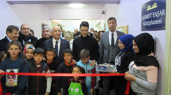 MEMLEKETİNE KÜTÜPHANE KURDU
