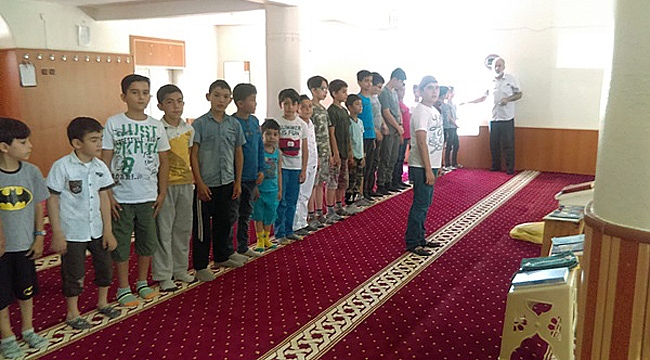 ÖĞRENCİLER CAMİYE KOŞACAK