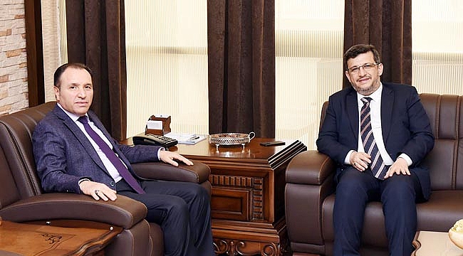 REKTÖR KARAKAŞ MİSAFİRLERİNİ AĞIRLADI