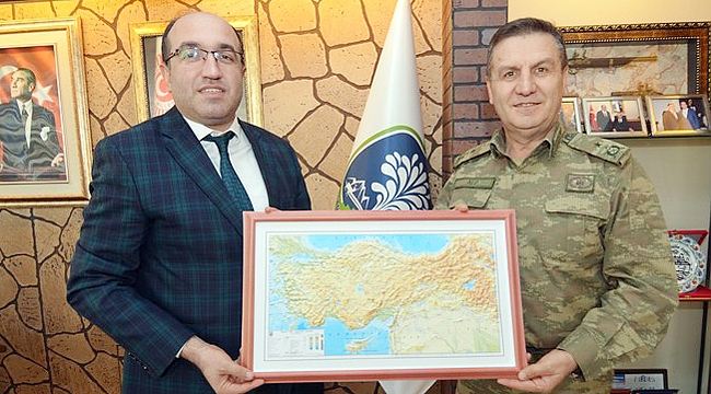 TUĞGENERAL OSMAN ALP’DEN BAŞKAN ÇÖL’E ZİYARET