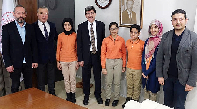 YABANCI UYRUKLU ÖĞRENCİLERDEN MÜDÜR YALÇIN’A ZİYARET