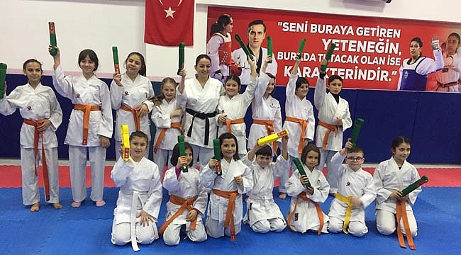 30 SPORCU KUŞAK SINAVINDA TER DÖKTÜ