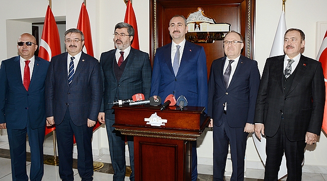 ABDÜLHAMİT GÜL VALİ TUTULMAZ’I ZİYARET ETTİ