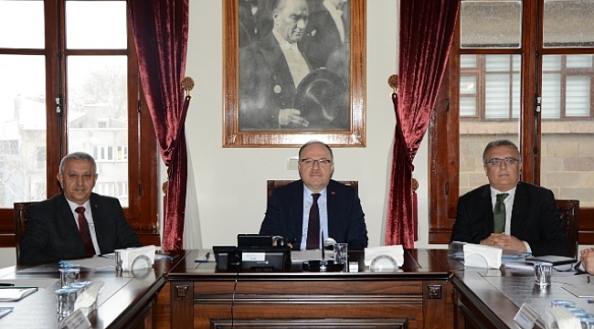 Afyonkarahisar için el birliği ile çalışmalıyız