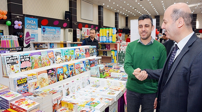 BAŞKAN BOZKURT KİTAP FUARININ AÇILIŞINA KATILDI