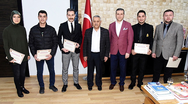 BAŞKAN ZEYBEK’TEN FUAR EKİBİNE TEŞEKKÜR BELGESİ