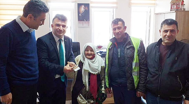 BULDUĞU PARAYI SAHİBİNE TESLİM ETTİ