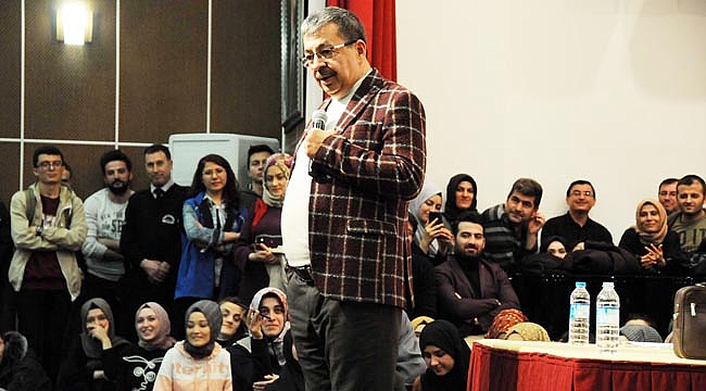GEÇMİŞTEN GELECEĞE GENÇLİK ANLATILDI