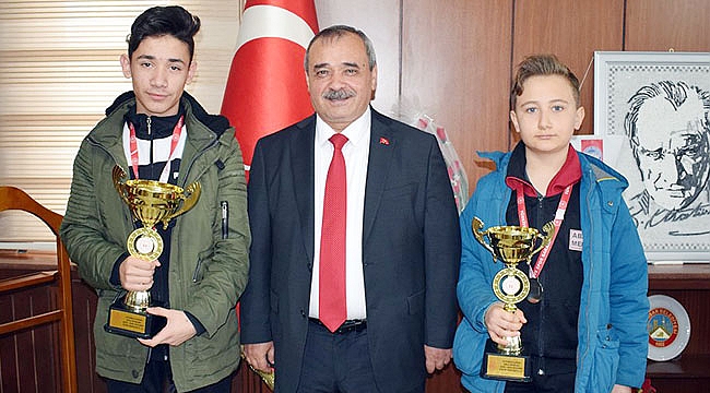 MERCAN’IN EFELERİ KUPAYI KAPTI
