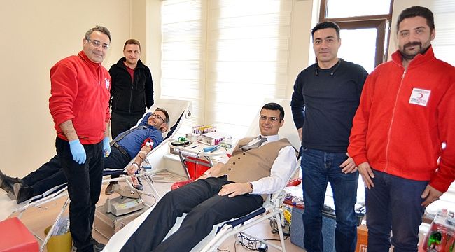 MÜDÜR KORKMAZ KAN BAĞIŞINDA BULUNDU