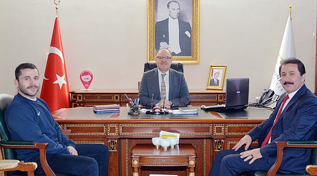 MUSTAFA TARLACI VALİ TUTULMAZ’I ZİYARET ETTİ